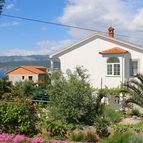 Apartments and Room Morozin Silo