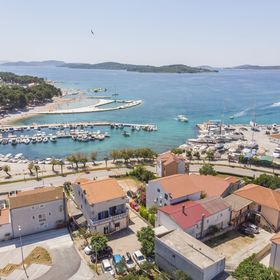 Apartment and Rooms Artina Vodice