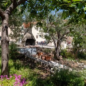 Apartments Derado Supetar