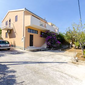 Apartments Milka Slatine