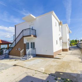 Apartments Rose Sucuraj