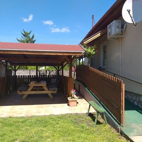 Otello Nyaraló Poroszló