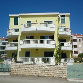 Apartment Nedjeljko Novalja