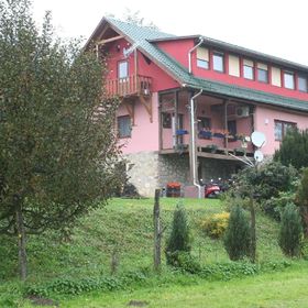 Gadányi Vendégház és Lovarda Komló