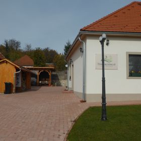 Tündérgyöngye Apartmanház Zirc-Tündérmajor