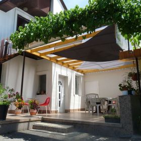 Eszter Apartmanház Balatonkeresztúr