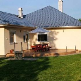 Adél Vendégház Abádszalók