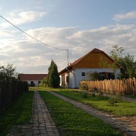 Páva Tanya és Vendégház Gyula