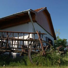 Páva Tanya és Vendégház Gyula