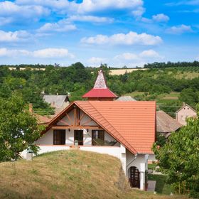 Buzás Pince Vendégház Ecséd