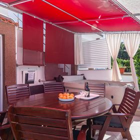 Apartmani Marin Arbanija