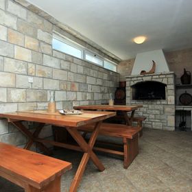 Vila Nada Prigradica