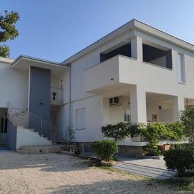 Apartmani Bucića Dvori Starigrad