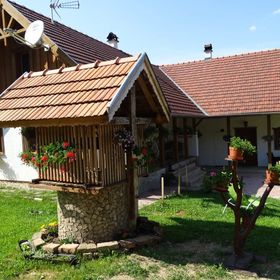 Pagony Pihenő Farm Orfalu