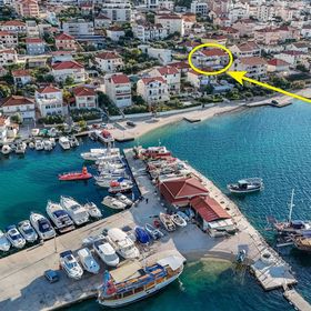 Apartments Mare Okrug Gornji