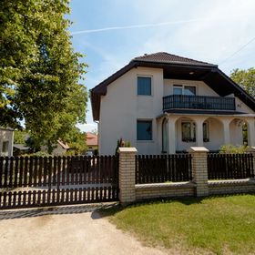 Zsuzsa Apartman Gyenesdiás
