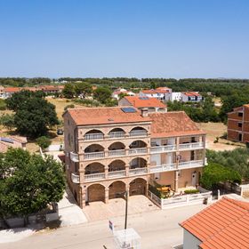 Apartmanok és Szobák Parkolóhellyel Biograd Na Moru, Biograd - 6219 Biograd Na Moru