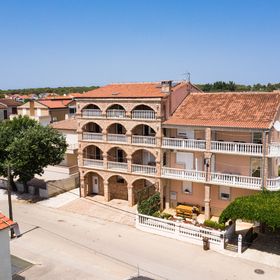 Apartmanok és Szobák Parkolóhellyel Biograd Na Moru, Biograd - 6219 Biograd Na Moru