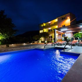 Apartmanok Medencével Podstrana, Split - 13393 Podstrana