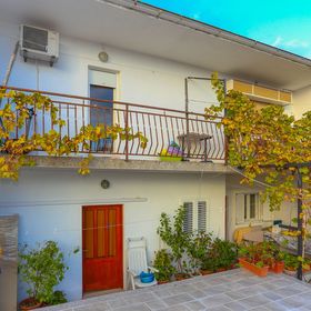 Apartmanok Parkolóhellyel Trogir - 12695