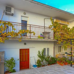 Apartmanok Parkolóhellyel Trogir - 12695