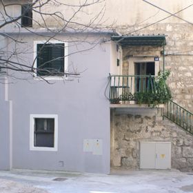 Apartmanok Parkolóhellyel Omis - 4327 Omiš