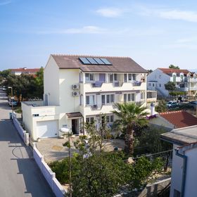 Apartmanok Parkolóhellyel Vodice - 6178