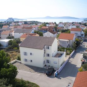 Apartmanok Parkolóhellyel Vodice - 6178