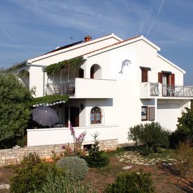 Szobák Magán Parkolóhellyel Gornje Selo, Solta - 5170 Gornje Selo