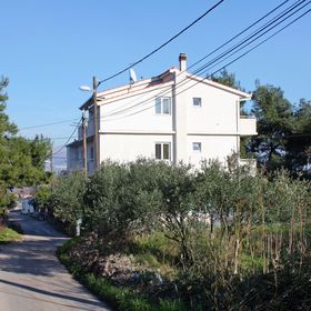 Apartmanok Parkolóhellyel Slatine, Ciovo - 5999 Slatine