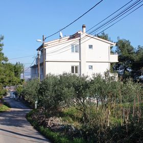 Apartmanok Parkolóhellyel Slatine, Ciovo - 5999 Slatine