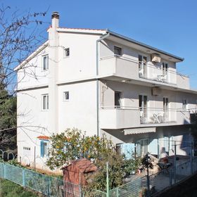 Apartmanok Parkolóhellyel Slatine, Ciovo - 5999 Slatine