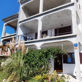 Apartmanok Parkolóhellyel Novi Vinodolski - 5600