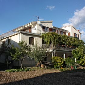 Apartmanok Parkolóhellyel Kastel Stafilic, Kastela - 5219 Kaštel Štafilić