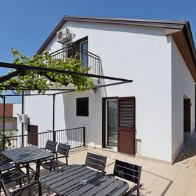 Apartmanok és Szobák Parkolóhellyel Selce, Crikvenica - 2362 Selce