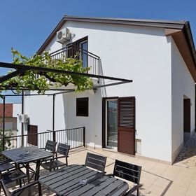 Apartmanok és Szobák Parkolóhellyel Selce, Crikvenica - 2362 Selce