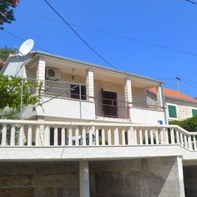 Apartmanok Parkolóhellyel Sutivan, Brac - 2846 Sutivan