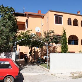 Apartmanok Parkolóhellyel Medulin - 7208