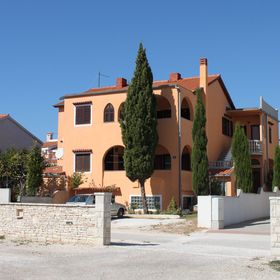 Apartmanok Parkolóhellyel Medulin - 7208