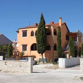 Apartmanok Parkolóhellyel Medulin - 7208