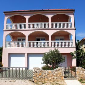 Apartmanok Parkolóhellyel Povljana, Pag - 6296 Povljana