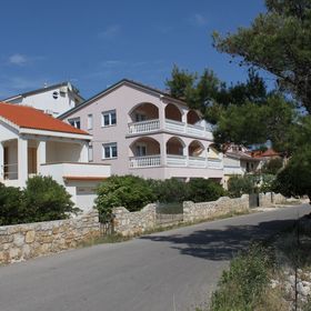 Apartmanok Parkolóhellyel Povljana, Pag - 6296 Povljana