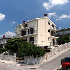 Apartmanok Parkolóhellyel Novi Vinodolski - 5593