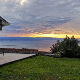 Apartmanok Parkolóhellyel Lovran, Opátia - Opatija - 2357 Lovran