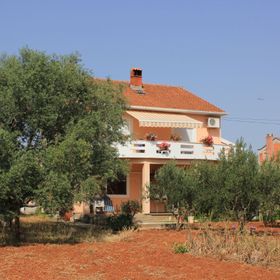 Apartmanok A Tenger Mellett Sutomiscica, Ugljan - 912 Sutomišćica