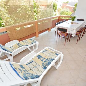 Apartmanok Parkolóhellyel Vir - 10407