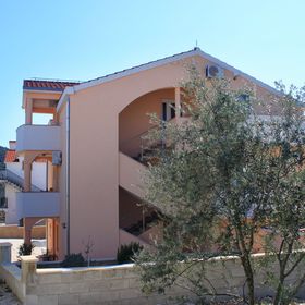 Apartmanok Parkolóhellyel Vinisce, Trogir - 8660 Vinišće