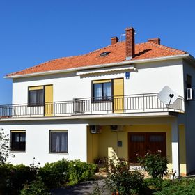 Apartmanok Parkolóhellyel Ugljan - 8493