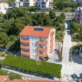 Apartmanok Parkolóhellyel Duce, Omis - 9437 Duće