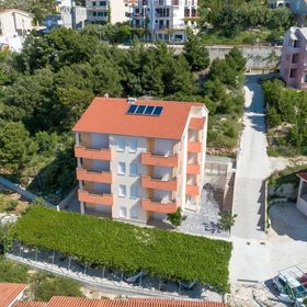 Apartmanok Parkolóhellyel Duce, Omis - 9437 Duće
